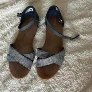 Tom’s sandals size 7.5 good used condition